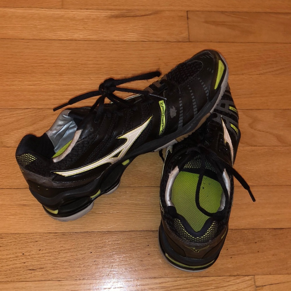 Mizuno Volleyball Sneakers